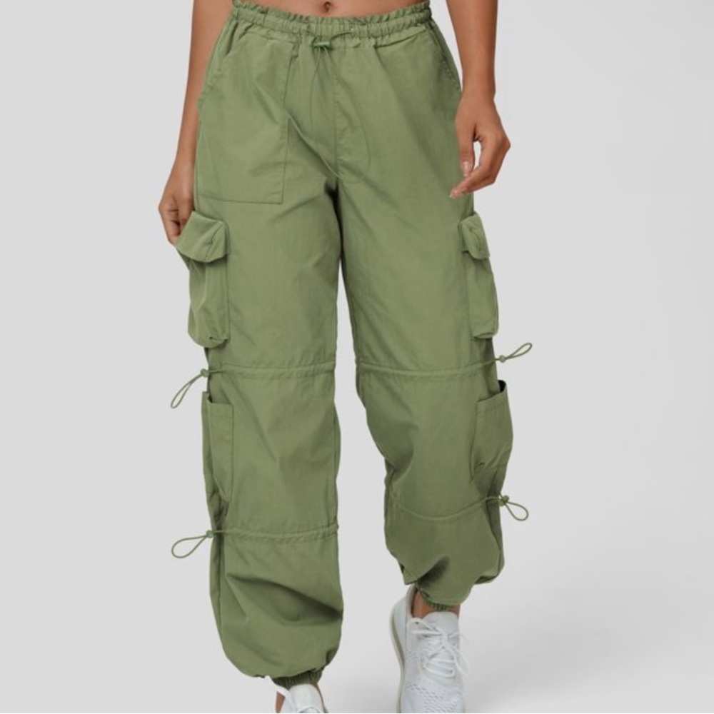 Brand New Halara Cargo Pants